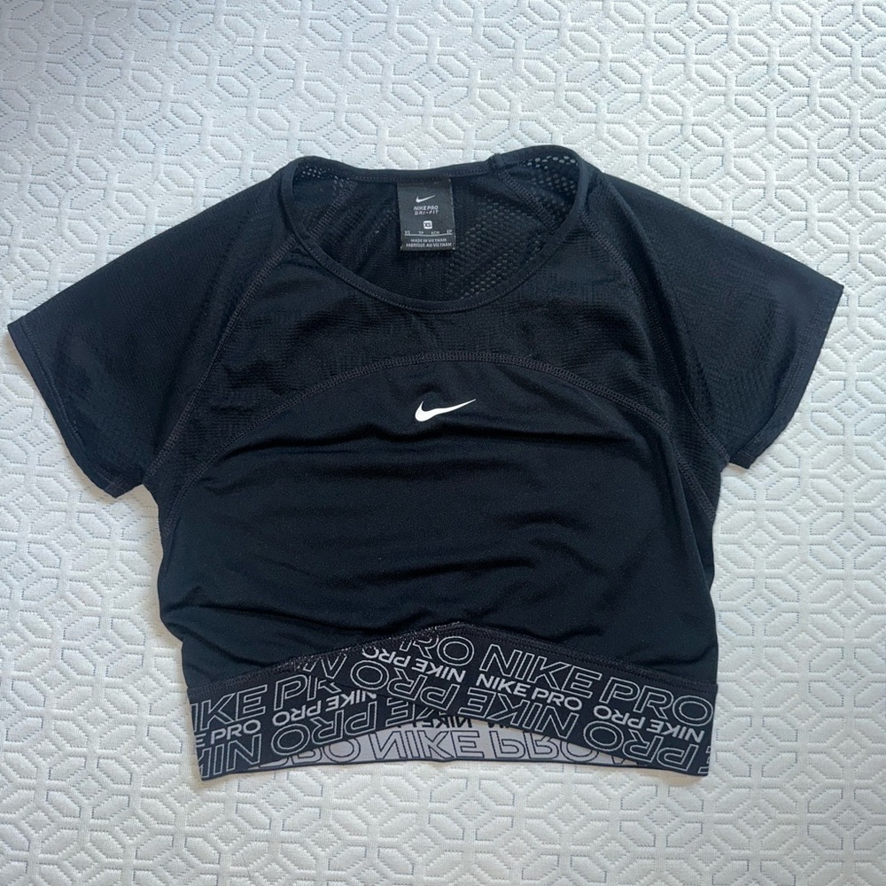 Nike Women's Black Short Sleeve Pro Tee